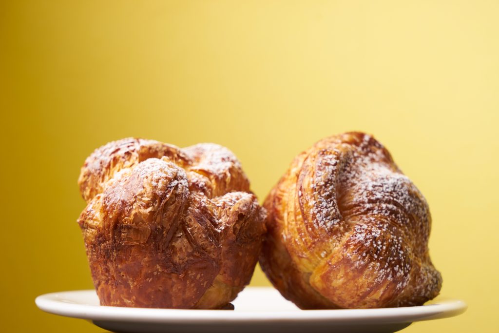 ¿Qué Diferencia la Bollería Hojaldrada a la Brioche?​